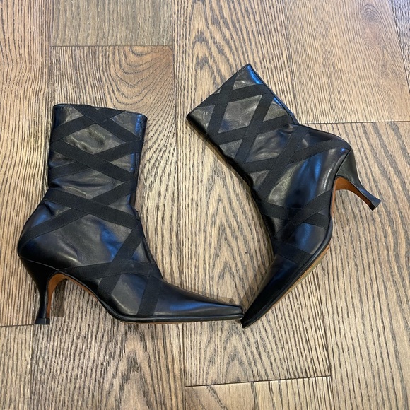 Donald J Pliner Leather Booties Black sz 4 - Picture 1 of 8